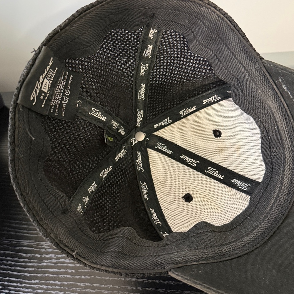Titleist Footjoy Mesh Golf Cap Black White Logo Trucker Hat Small-Medium Casual - Picture 6 of 7